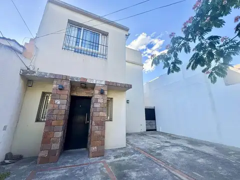 Aristóbulo Del Valle 800