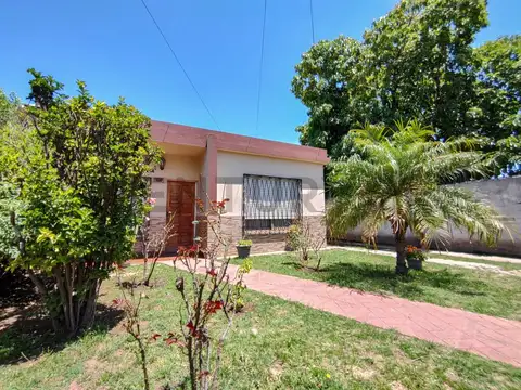 Casa 6 ambientes con 2 baños