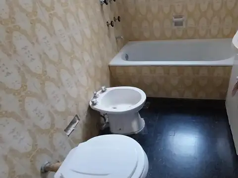 APARTAMENTO PRIMER PISO POR ESCALERA