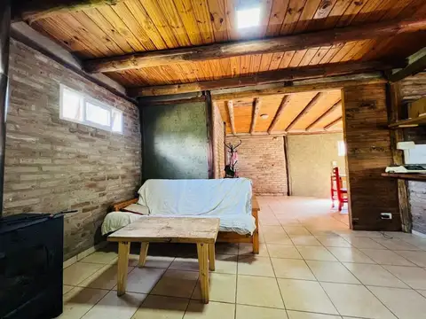 Casa 6 ambientes con 2 baños