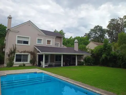 Casa 4 ambientes con 3 baños