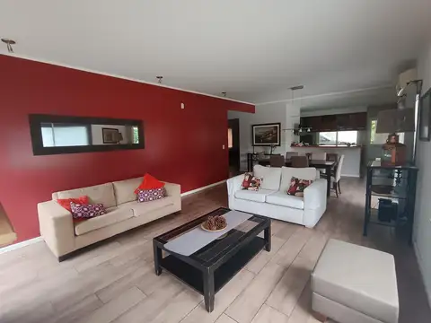 Casa en Alquiler en Altos Del Golf, USD 2.000