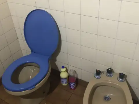 Casa 2 ambientes con 1 baño