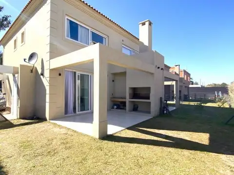 DUPLEX EN ALQUILER EN SARAVI VILLAGE -PILAR