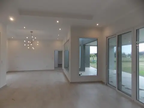 Casa en Alquiler de 3 dormitorios