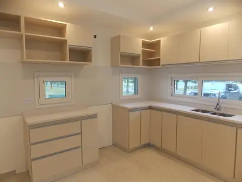 Casa en Alquiler al Oeste