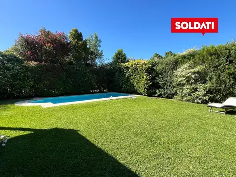 Casa en Alquiler Temporal con 2 cocheras