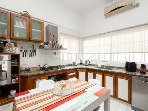 Depto Tipo Casa en Venta con 1 cocheras
