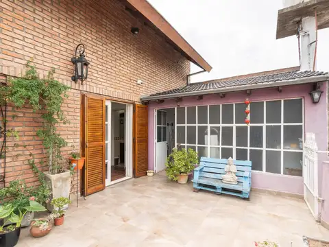 Depto Tipo Casa 4 ambientes con 2 baños
