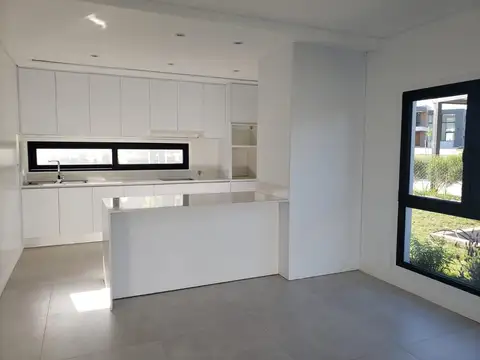 Casa en Alquiler en Rumenco Joven, USD 1.750