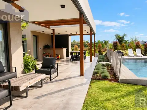 Casa en Alquiler en El Cantón, USD 3.200