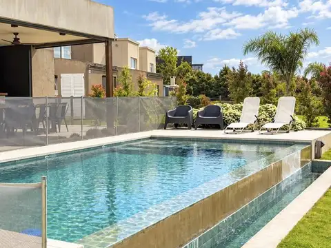 Casa en Alquiler de 4 dormitorios