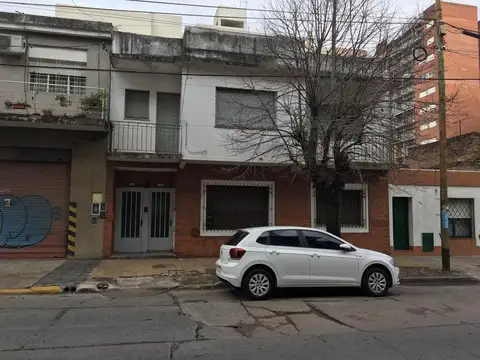 GARCIA SILVA Nº 478 P.B E/ YATAY Y BOATTI