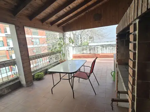 Tte. Gral. Eustoquio Frías 400 100, Piso 2