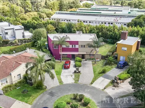 Casa en venta en La Candela, Pilar, Champagnat 1600