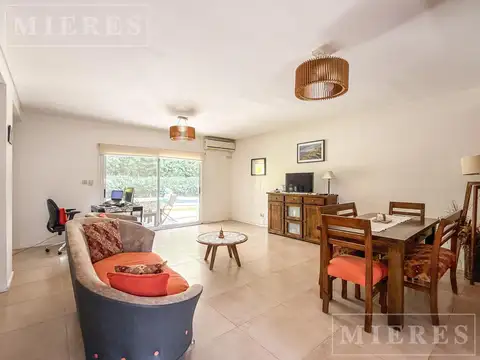 Casa 5 ambientes con 2 baños