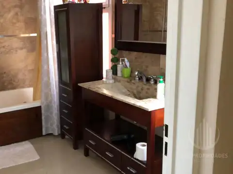 Casa en Alquiler en El Lauquen, USD 2.400