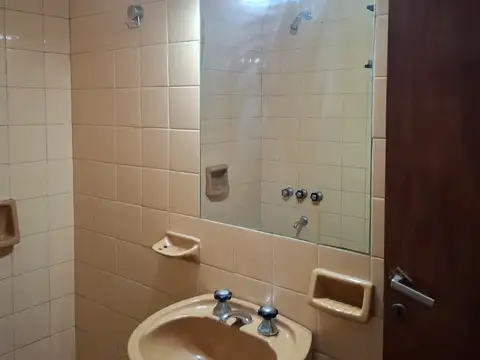 Departamento en Alquiler en Abasto, $ 350.000