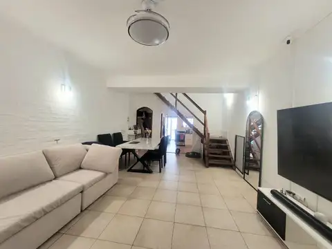 Depto Tipo Casa en Alquiler de 3 dormitorios