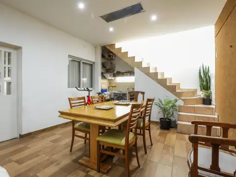 Casa 5 ambientes con 2 baños