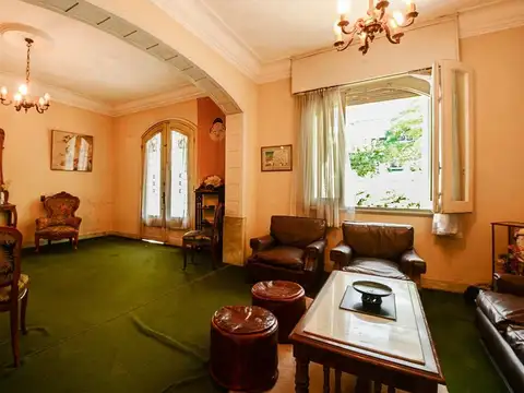 Venta Casa en Pocitos de 3 Dormitorios y Garage