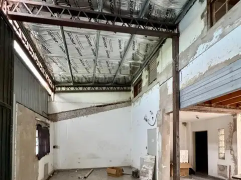 ALQUILER – AMPLIO GALPÓN / DEPÓSITO – VILLA LYNCH