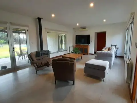 Casa en Venta con 2 cocheras