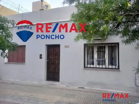 SE VENDE CASA DE DOS DORMITORIOS EN EL CENTRO