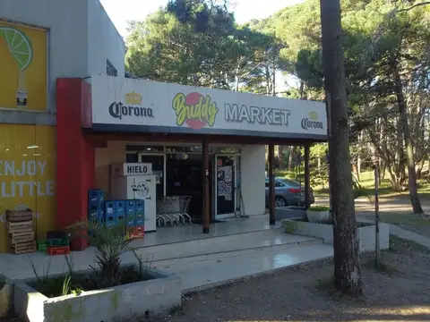 Local en Venta en Carilo, USD 1.700.000