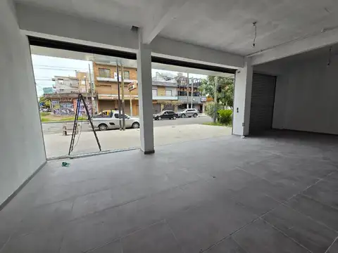 ALQUILER DE AMPLIO LOCAL A ESTRENAR EN C. MADERO