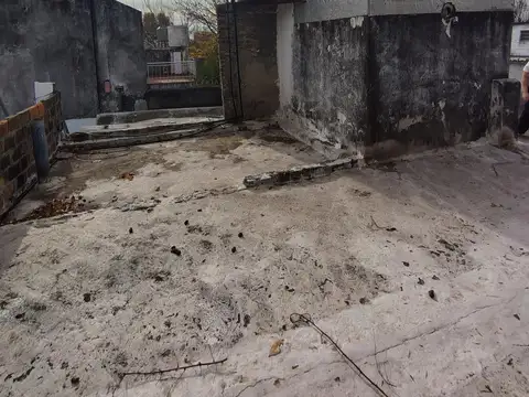 Casa 3 ambientes con 1 baño