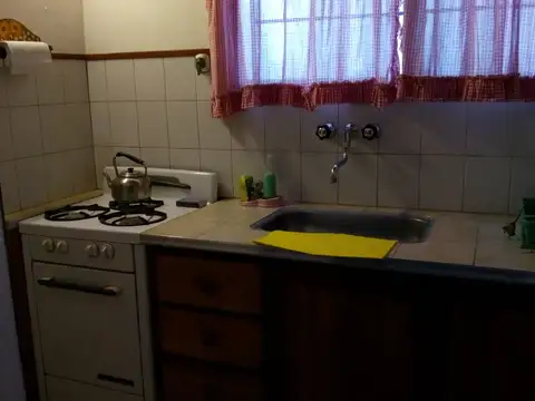 SE VENDE COMPLEJO DE DEPARTAMENTOS MAS CASA AL FONDO