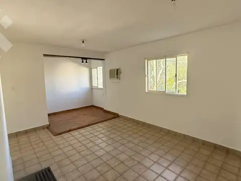 Depto Tipo Casa en Venta con 1 cocheras