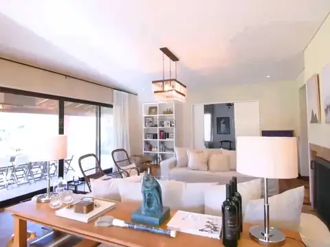 Casa 7 ambientes con 5 baños