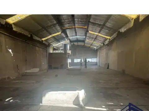 Galpon en Venta 30  mts Fondo