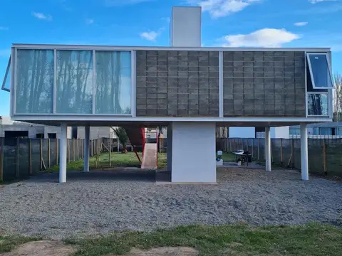 Vende casa en Barrio Santa Angela III Centenario