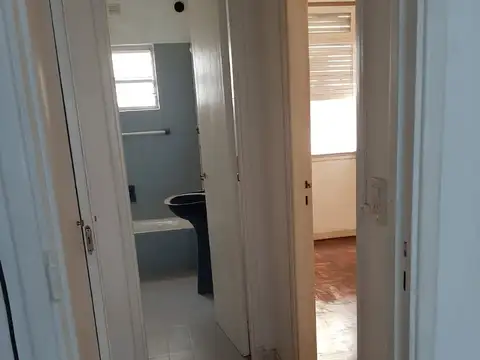 Departamento tipo casa 2 ambiente c/ jardin comun