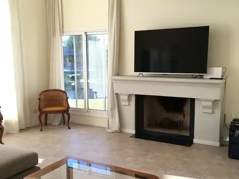 Casa 5 ambientes con 7 baños