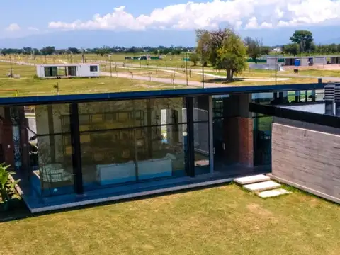 Terreno en esquina con excelente ubicacion