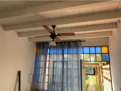 Casa 3 ambientes con 2 baños