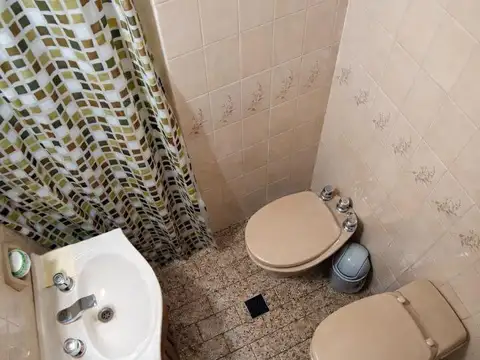 Depto Tipo Casa 4 ambientes con 2 baños