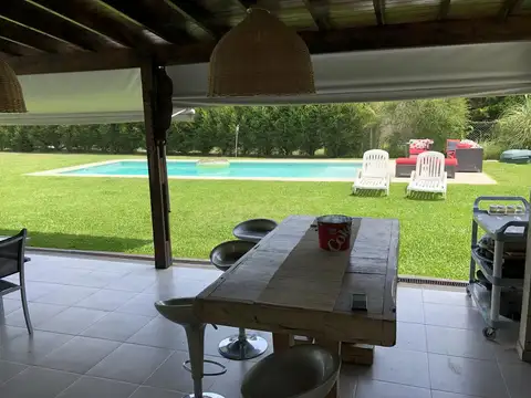 Casa 6 ambientes con 3 baños