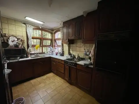 Casa 5 ambientes con 4 baños