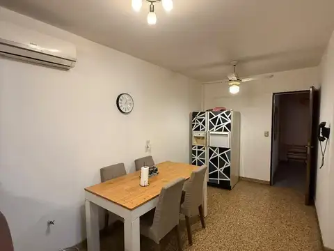 Venta barrio parque Casa 7 ambientes multifamiliar garage quincho