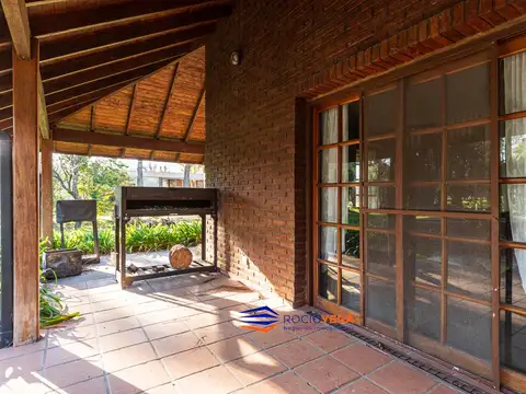 Casa en Venta con 6 cocheras