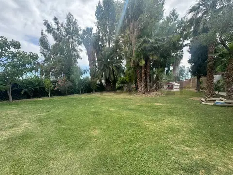 Se vende terreno con cuatro propiedades ( Excelente oportunidad ) APTA CREDITO