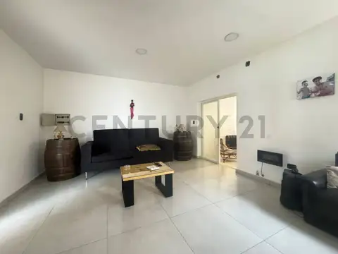 Tirasso 3700, Piso 0