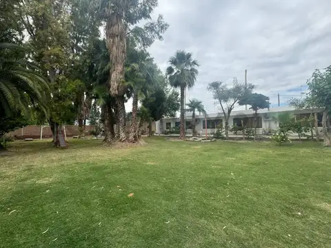 Se vende terreno con cuatro propiedades ( Excelente oportunidad ) APTA CREDITO