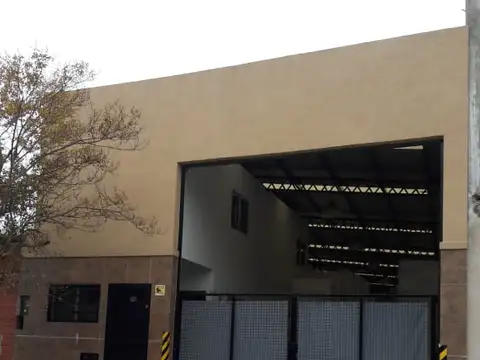 EN VENTA HERMOSO GALPON EN CASEROS TODO HECHO A NUEVO, ZONA INDUSTRIAL - FICHA 7949