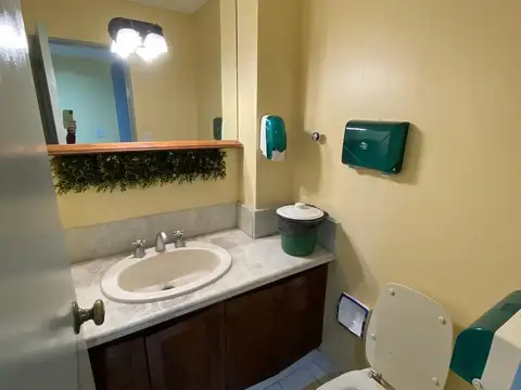 Departamento 280 m2. Piso entero al frente. Excelente estado